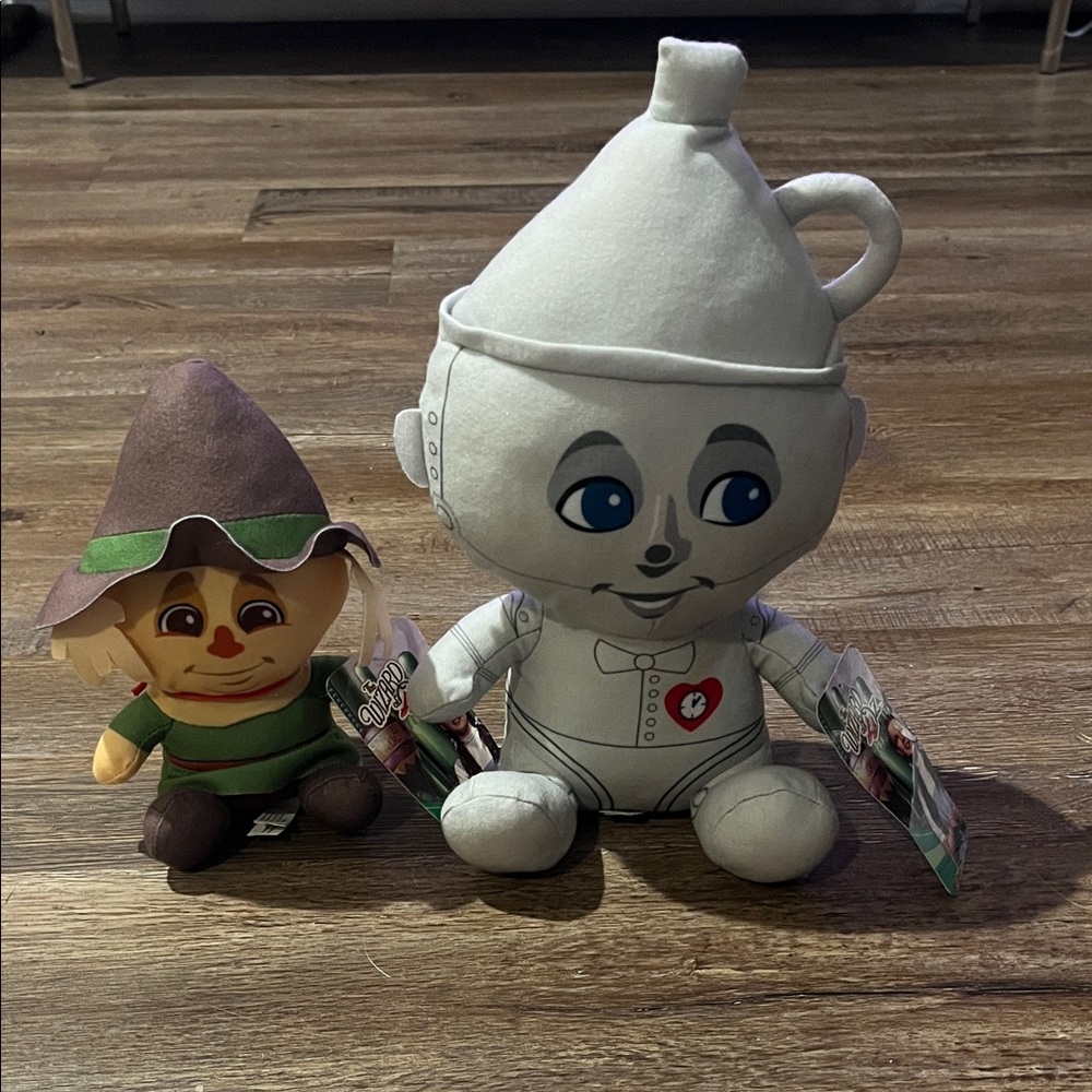 NWT Wizard of Oz Tin Man and Scarecrow Plush Toys